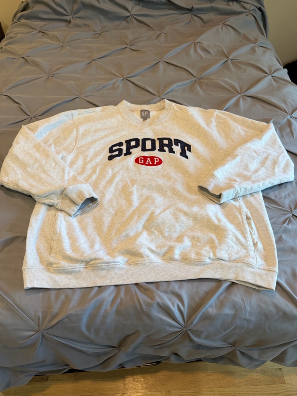 GAP Crewneck Sweatshirt in Light Gray with Navy & Red Appliqué